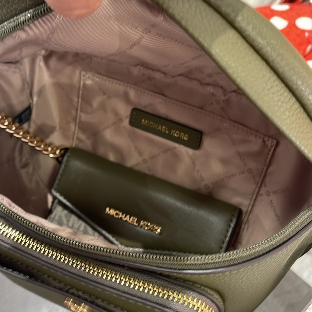 Michael Kors Maisie Large Pebbled Leather 2-in-1 Sling Pack Waist Bag Fanny Pack - Picture 5 of 16